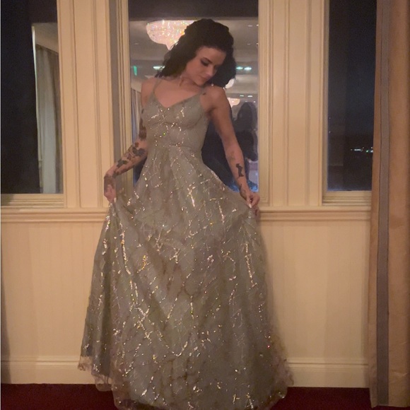 Dresses & Skirts - “Say yes to the prom” floor length ball gown